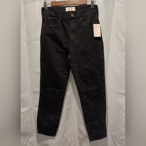 NWT We the Free Stove Pipe Tapered Leg Jeans Sz 27 Black